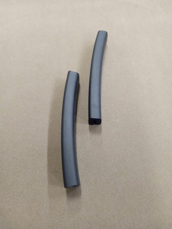 1949-1952 Front Fender U-Seal - Image 2