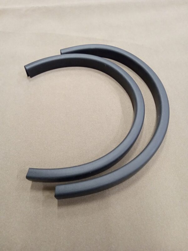 1953-1954 Front Fender U-Seal - Image 2