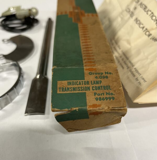 1953-1954 Transmission Control Indicator Lamp N.O.S. Part No. 986999 - Image 2